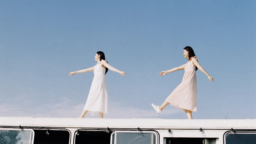 最舒服的關系不是三觀相同,而是......(人和人之間最舒服的關系是共性和吸引) 最舒服的關系不是三觀相同,而是......(人和人之間最舒服的關系是共性和吸引)