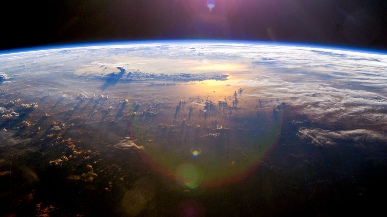 小行星將在秋分時節經過地球，直徑約為300米？