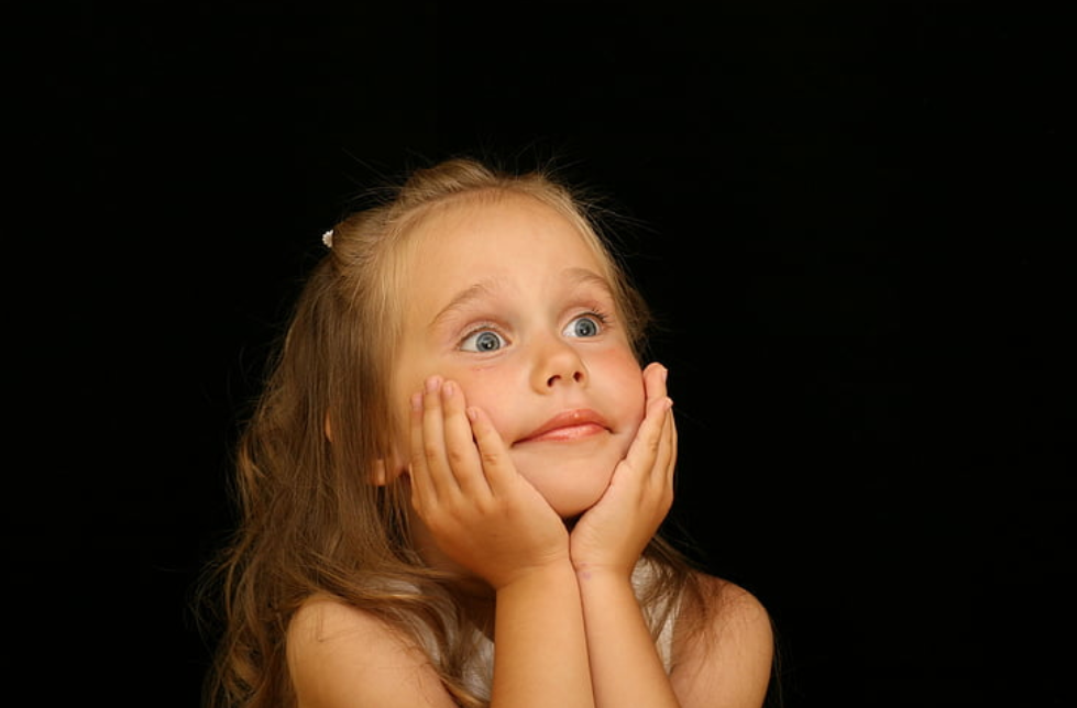 孩子總問月亮上是不是真有嫦娥和玉兔 “媽媽,月亮上有沒嫦娥?”中秋節(jié)寶寶靈魂發(fā)問,媽媽的回答很贊