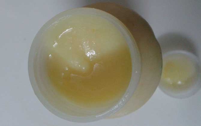 蜂王漿對人身體有好處么(吃蜂王漿有什么好處和禁忌) 蜂王漿對人身體有好處么(吃蜂王漿有什么好處和禁忌)