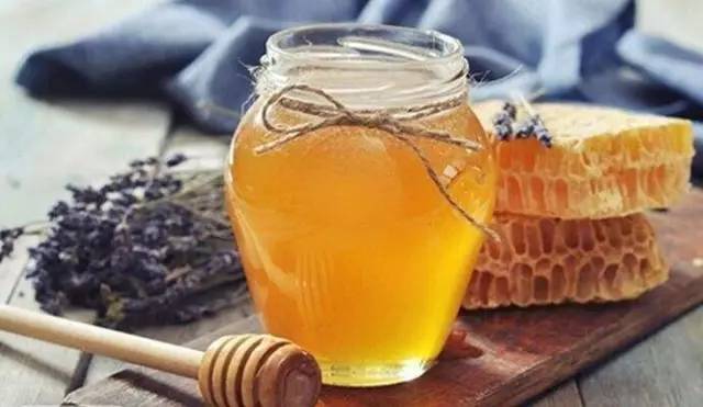 蜜蜂反復逃跑是蜂王不在嗎(蜜蜂一逃再逃,原因無非3個) 蜜蜂反復逃跑是蜂王不在嗎(蜜蜂一逃再逃,原因無非3個)