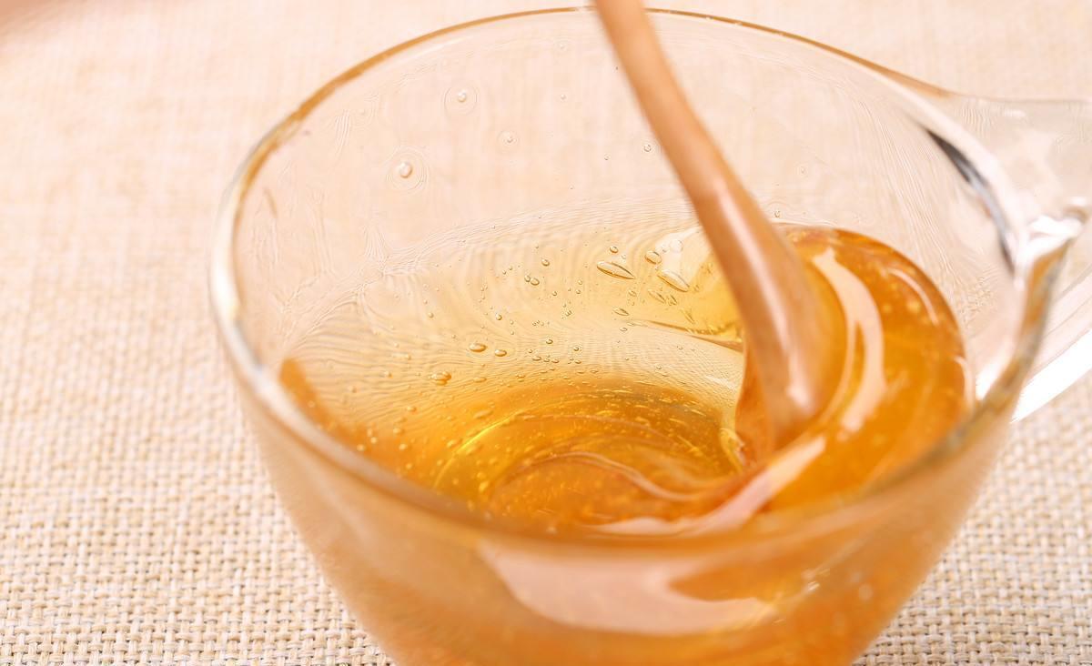 鑒別蜂蜜的最好方法(什么樣的蜂蜜好如何鑒別) 鑒別蜂蜜的最好方法(什么樣的蜂蜜好如何鑒別)