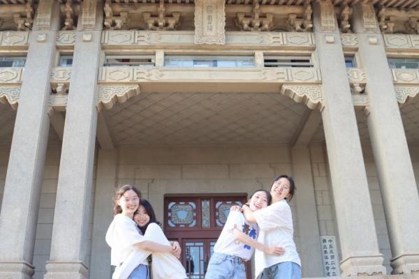 高中同班，大學(xué)同寢，緣分啊