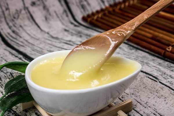 蜂王漿什么味道是屬于正常的(蜂王漿的味道是什么味道) 蜂王漿什么味道是屬于正常的(蜂王漿的味道是什么味道)