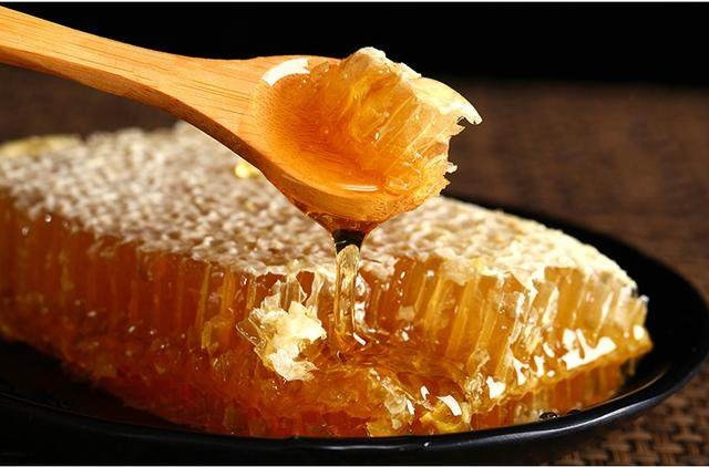 蜂巢蜜怎么保存最好(蜂巢蜜的吃法與儲存方法) 蜂巢蜜怎么保存最好(蜂巢蜜的吃法與儲存方法)