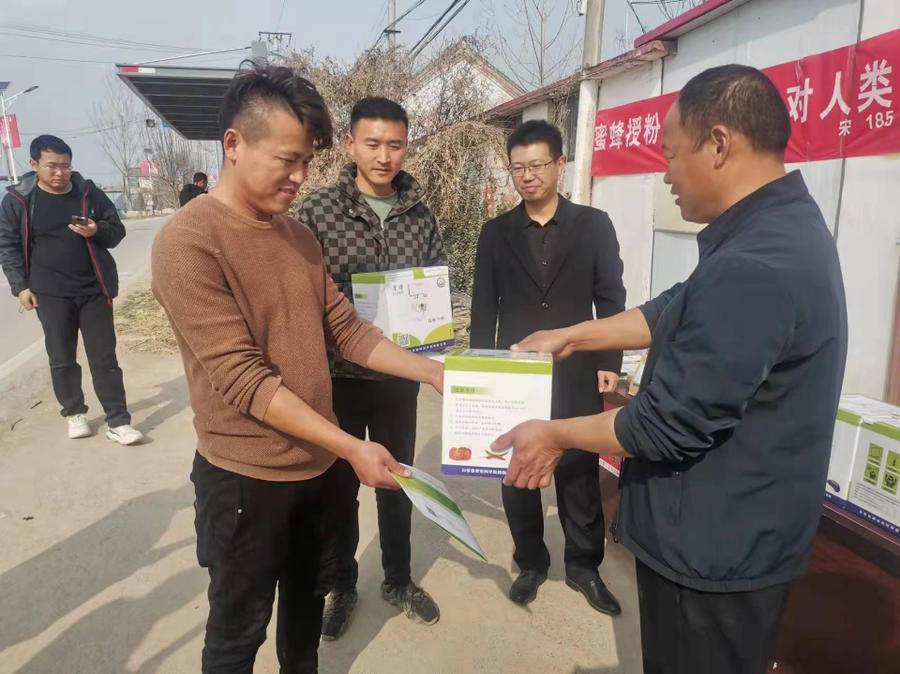 助力鄉(xiāng)村振興，山東省蜂業(yè)協(xié)會在曹縣舉辦熊蜂授粉推廣現(xiàn)場會